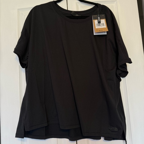 NWT The North Face Women’s Plus Dawndream Relaxed Pleated Tee Black Size 3XL - Picture 3 of 8